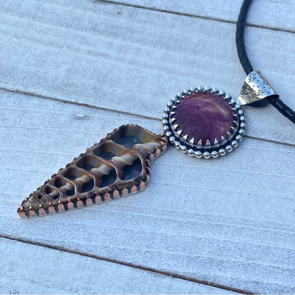 Magic shell necklace - Picture 3 of 4